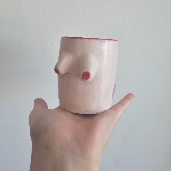 Hand build a ceramic mug